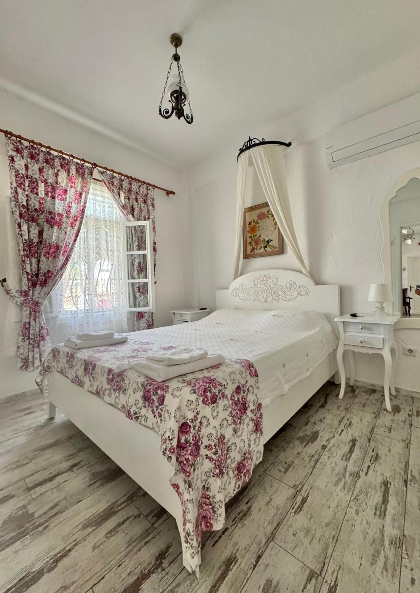 Aisem By Hire Hotell Alaçatı Eksteriør bilde